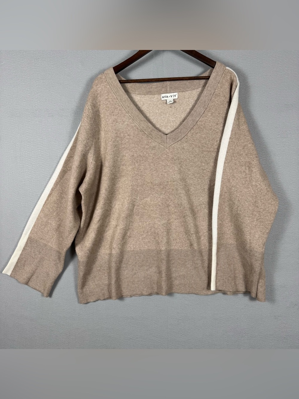 Ava & Viv Women’s 2X Taupe Cream V-Neck Sweater Contrast Stripe Long Sleeve